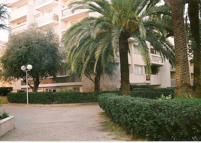 Le Mediterranee דירה *